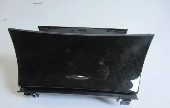 Mercedes-Benz CLS AMG C219 Car ashtray a2118101330-merc3