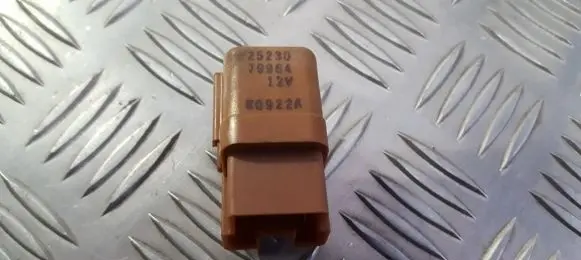 Nissan Almera N16 Other relay 2523079964 80922a