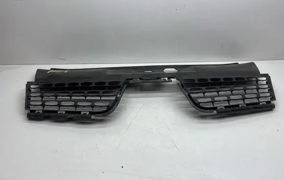 Renault Clio II Front grill 8200083138