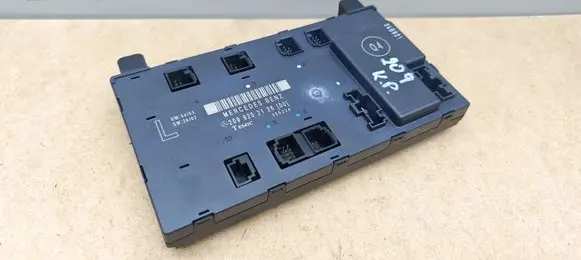 Mercedes-Benz CLK A209 C209 Door control unit/module 2098202126