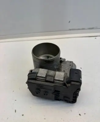 Audi Q3 8U Throttle valve 03F133062B