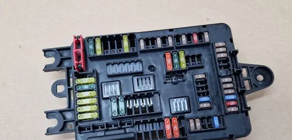BMW 1 F20 F21 Fuse module 9337881
