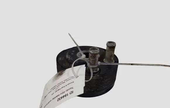 Nissan X-Trail T30 Oil filter mounting bracket