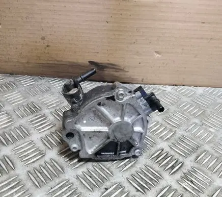 Opel Combo E Vacuum pump 9304021880