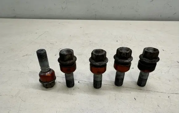 Porsche Cayenne (92A) Nuts/bolts WHT004676