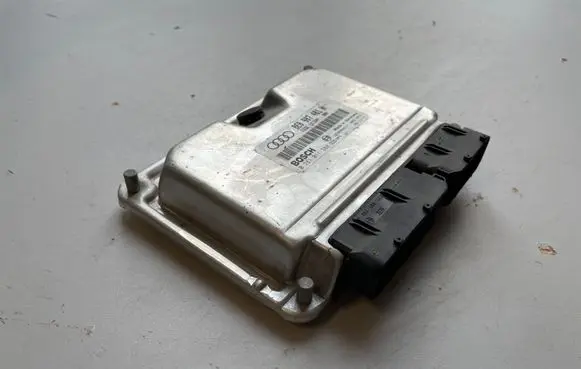 Audi A6 S6 C5 4B Engine control unit/module 8E0907401H