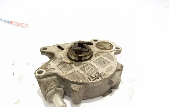 Volkswagen Polo V 6R Vacuum pump 03L145100