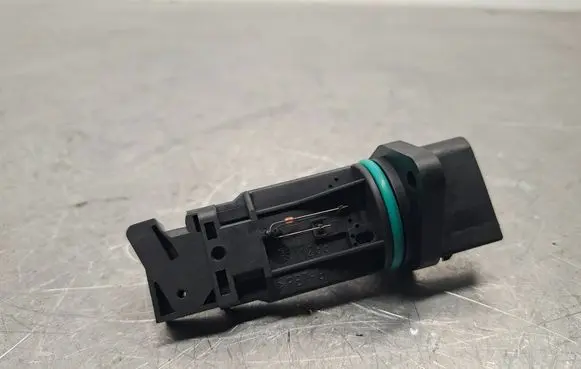 BMW 1 E81 E87 Mass air flow meter F00C2G2054