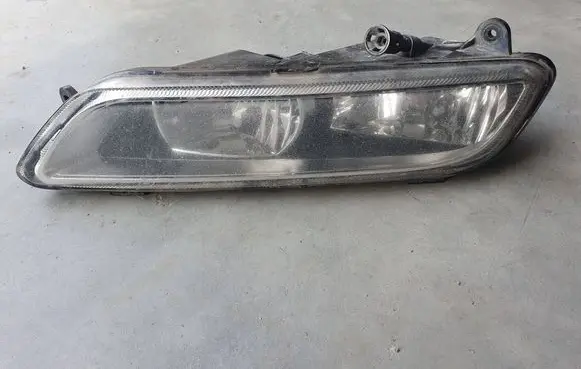 Volkswagen PASSAT B7 Front fog light 176623