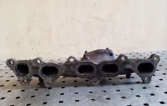 Honda CR-V Exhaust manifold