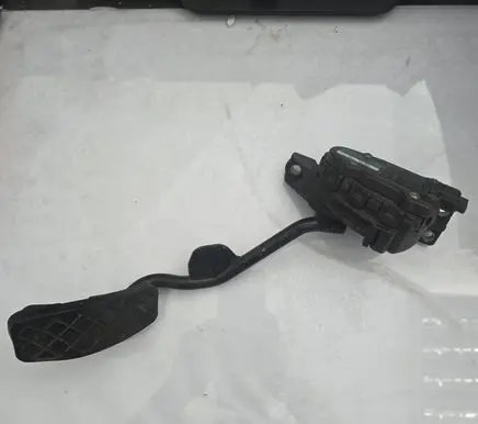 Audi A4 S4 B6 8E 8H Accelerator throttle pedal 8E2721523A 6PV00802608