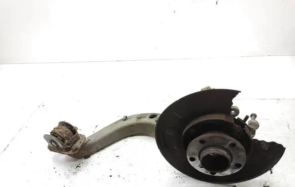 Rear wheel hub spindle/knuckle