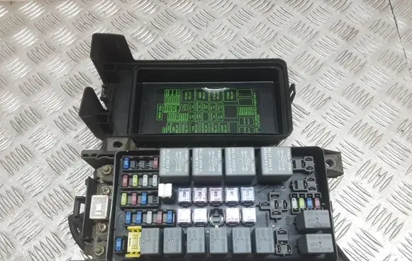 KIA Sorento Fuse module 911603E040