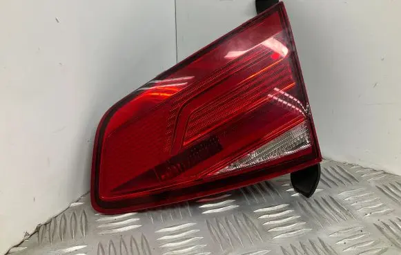 Volkswagen PASSAT B8 Tailgate rear/tail lights
