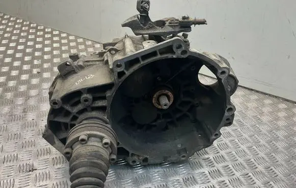 Volkswagen PASSAT B6 Manual 6 speed gearbox HDV 17460712