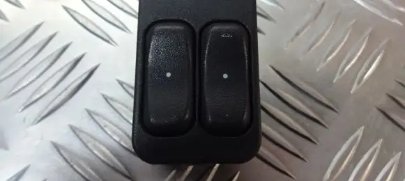 Opel Corsa C Front door window switch trim 24409205