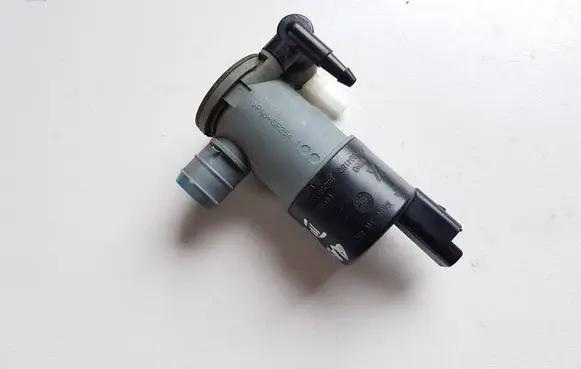 Nissan Qashqai J12 Windscreen/windshield washer pump 9825894180 9825893480