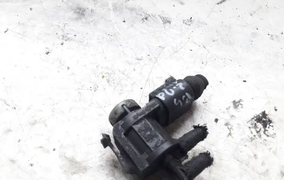 Volkswagen PASSAT B6 Vacuum valve 1J0906283C