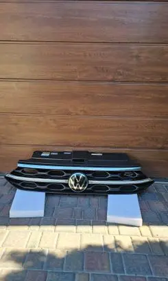 Volkswagen T-Roc Front bumper upper radiator grill 2GA853651 2GA853653H