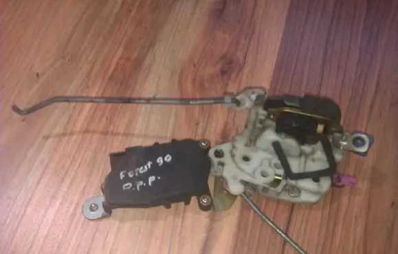 Subaru Forester SF Front door lock
