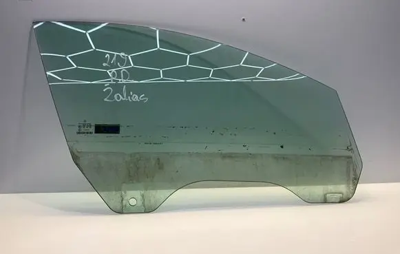 Mercedes-Benz CLS C219 Front door window glass four-door A2197250210 2197250210