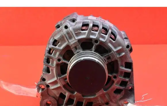 Volkswagen PASSAT B5.5 Generator/alternator 028903031A