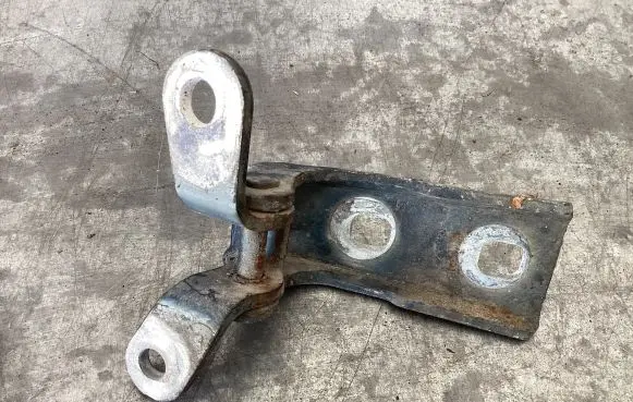 Cadillac CTS Front door upper hinge