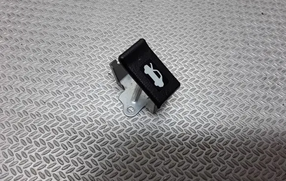 Engine bonnet (hood) release handle