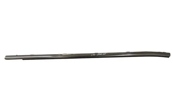 Toyota Highlander XU50 Front door glass trim molding 
