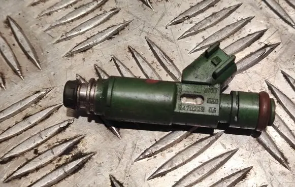 Volvo S80 Fuel injector 9470229