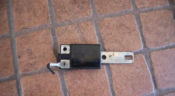 Mercedes-Benz E W210 Aerial antenna amplifier 2108201489