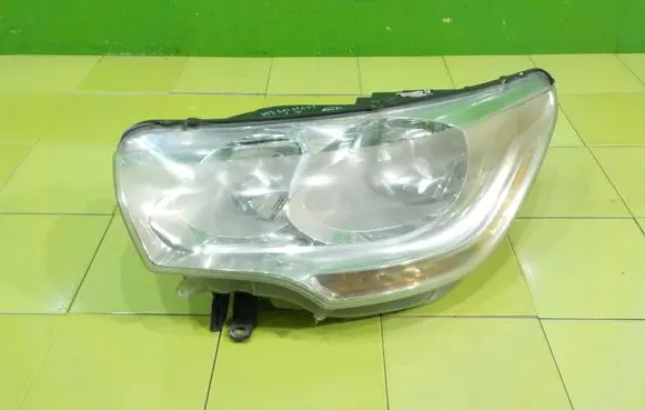 Citroen C4 II Headlight/headlamp PRZOD XP233