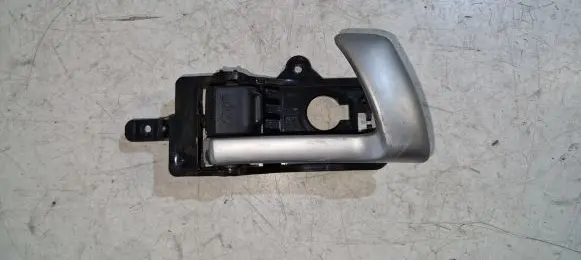 Hyundai Santa Fe Front door interior handle 82623CM000