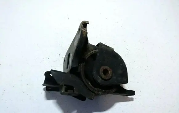 Hyundai Coupe Engine mount bracket 218322d200