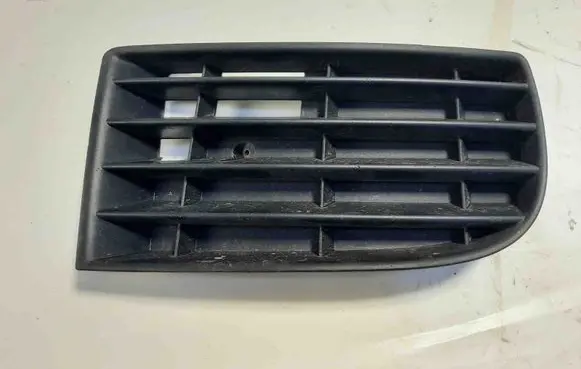 Volkswagen Golf V Front grill 1K0853666