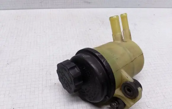 KIA Cerato Power steering fluid tank/reservoir