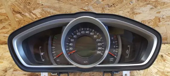 Volvo V40 Speedometer (instrument cluster) 31453101 769212810U