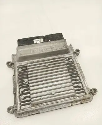 KIA Carens II Engine control unit/module 3911225050 UND7K0C0HA 5WY5266C