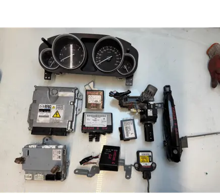 Mazda 6 Engine control unit/module RF8G18881F