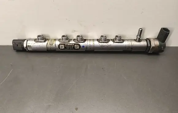 BMW 3 E90 E91 Fuel main line pipe 7809128 811709J1 0445214183