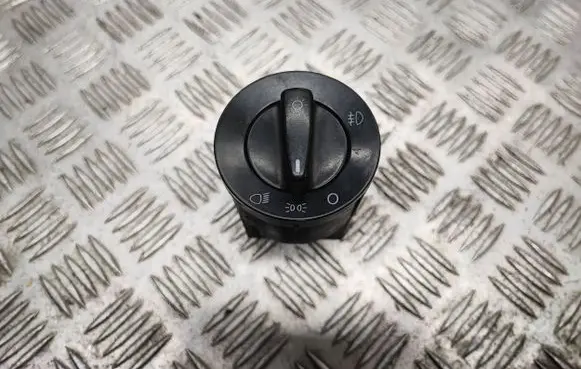 Volkswagen Golf IV Light switch 1C0941531