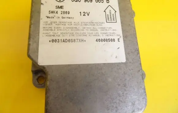Volkswagen PASSAT B5 Airbag control unit/module 6Q0909605B