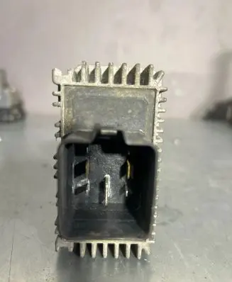Opel Zafira B Glow plug pre-heat relay 55354141 51299018A