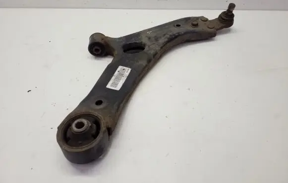 Hyundai ix35 Front lower control arm/wishbone 545012Y500