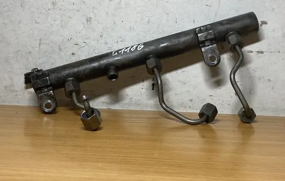 Mercedes-Benz E W211 Fuel main line pipe A6420700495 C1186
