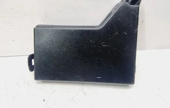 Nissan Qashqai Fuse box cover 24382JD00B