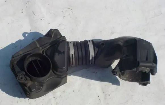 Intake resonator