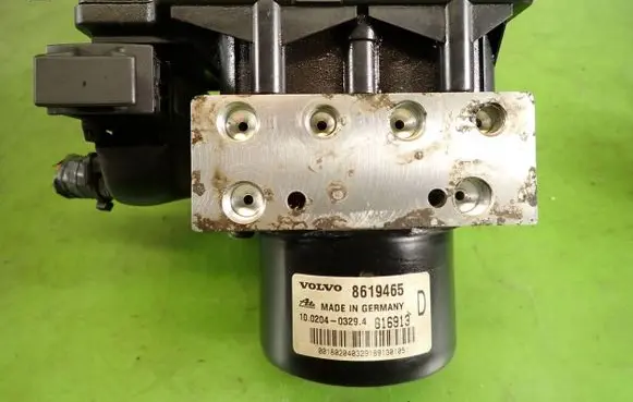 Volvo V70 ABS Pump