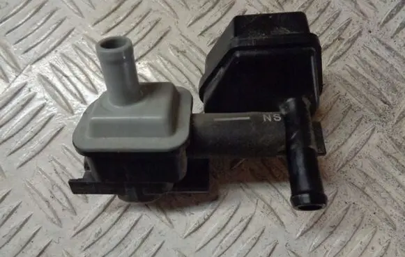 Mazda 2 Turbo solenoid valve PE0118751