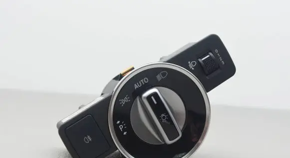 Mercedes-Benz C W204 Light switch A2049053103